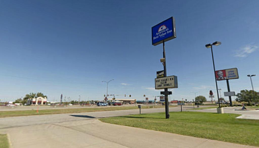 Executive Inn McPherson Exterior photo