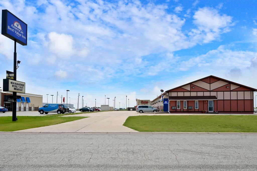 Executive Inn McPherson Exterior photo